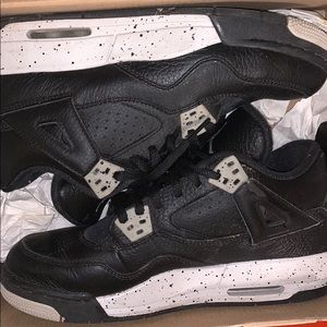 BIG KID SIZE 5 JORDAN OREO 4’S